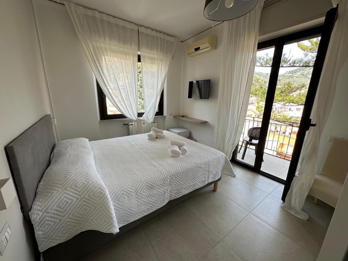 Mira Taormina Rooms Экстерьер фото